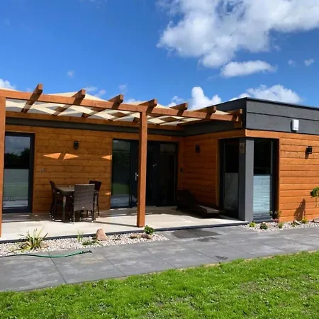 Cisza Village / Blisko Natury *
