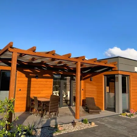 Cisza Village / Blisko Natury Dom wakacyjny