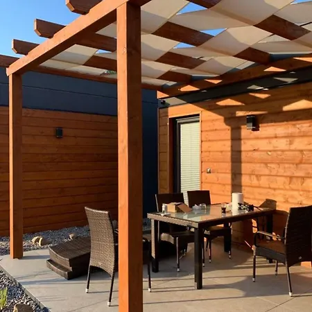 Cisza Village / Blisko Natury Feriehus *