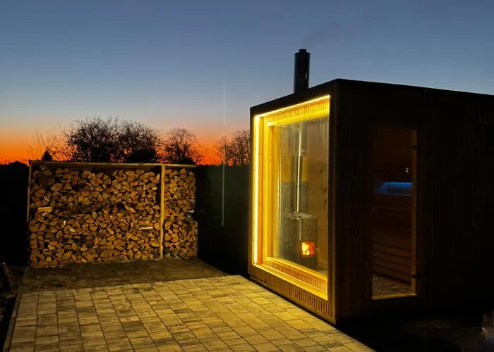 Cisza Village / Blisko Natury 別荘 Nowecin